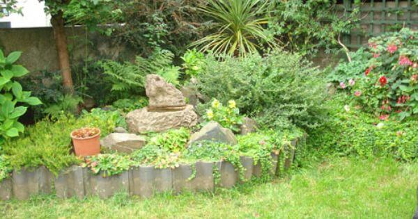 Zahradny-obrubnik-zo-skridle-vyuzitie-starej-krytiny-zahrada-skridla-recyklovanie