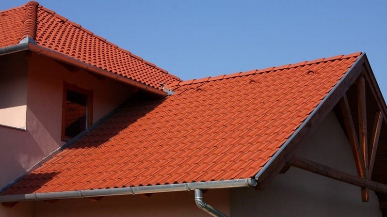 kde-usetrit-pri-stavbe-strechy-konstrukcia-strechy